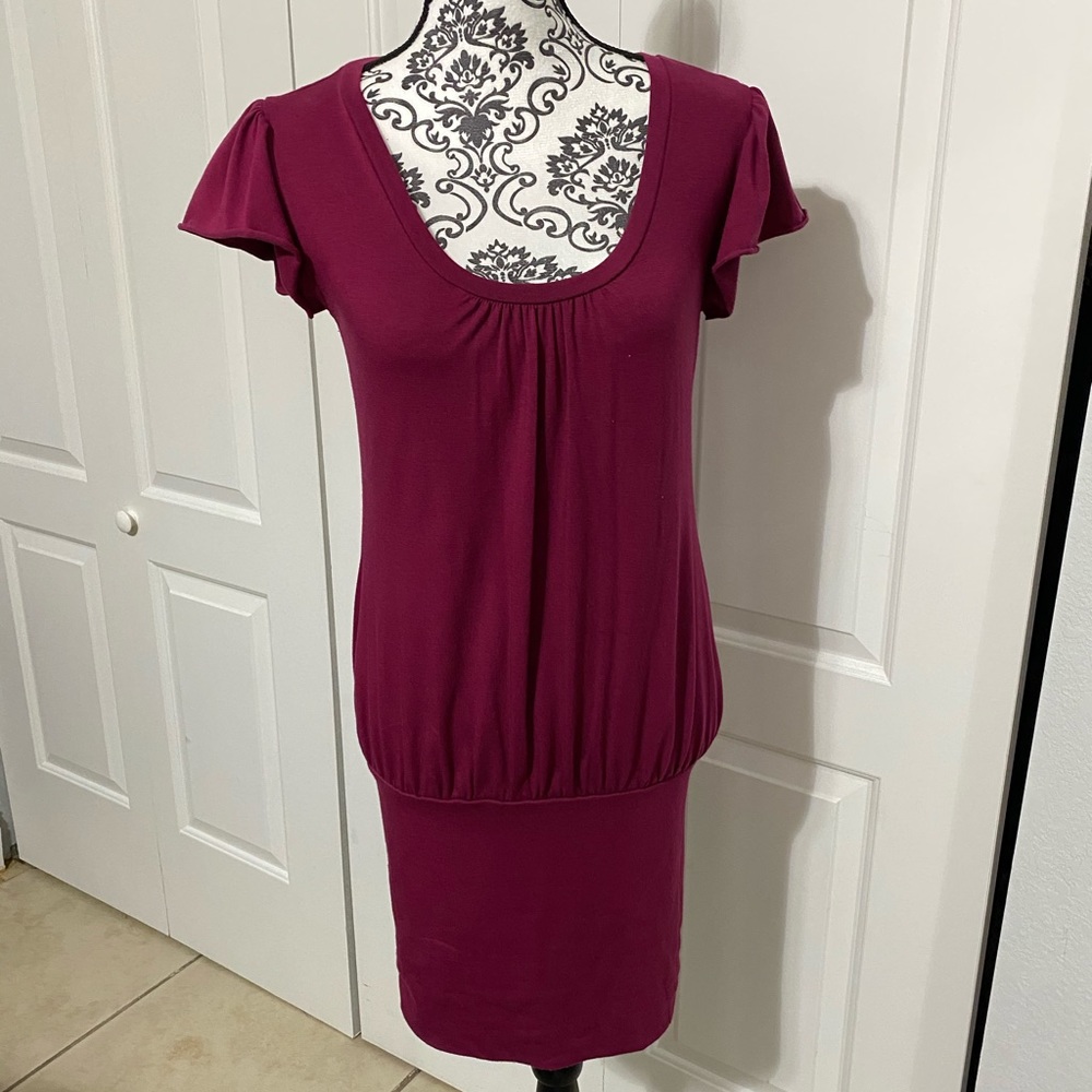 Size M dress
